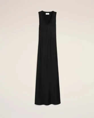 Robe longue sans manches en satin noir