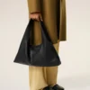Sac à bandoulière Etienne en cuir Taurillon noir