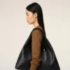 Sac à bandoulière Etienne en cuir Taurillon noir