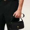 Sac à bandoulière Paris Paris en cuir de vache noir