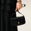 Sac à bandoulière Paris Paris en cuir de vache noir