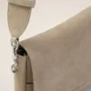 Sac messager à rabat en cuir de vache gris