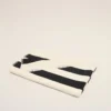 Serviette de plage en coton rayée noire