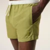Short de bain en nylon vert