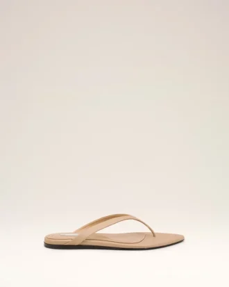 Tongs à bout pointu en cuir d&rsquo;agneau beige