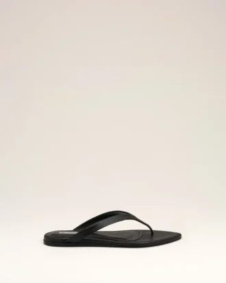 Tongs à bout pointu en cuir d&rsquo;agneau noir