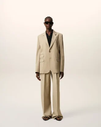 Veste carrée à simple boutonnage en laine vierge beige