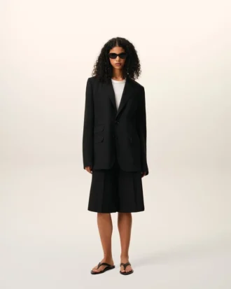 Veste droite carrée en laine vierge noire
