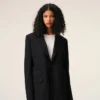 Veste droite carrée en laine vierge noire